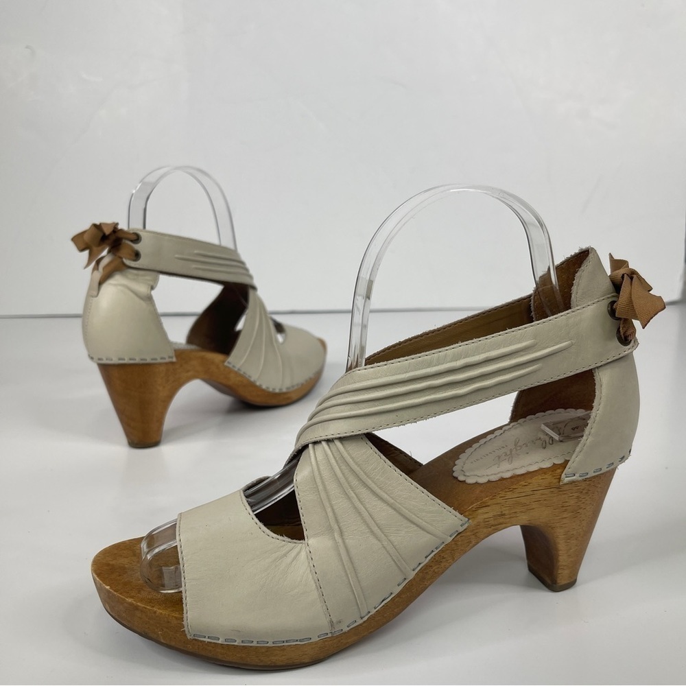 Anthropologie Miss Albright Peep Toe Heels Size 6 5